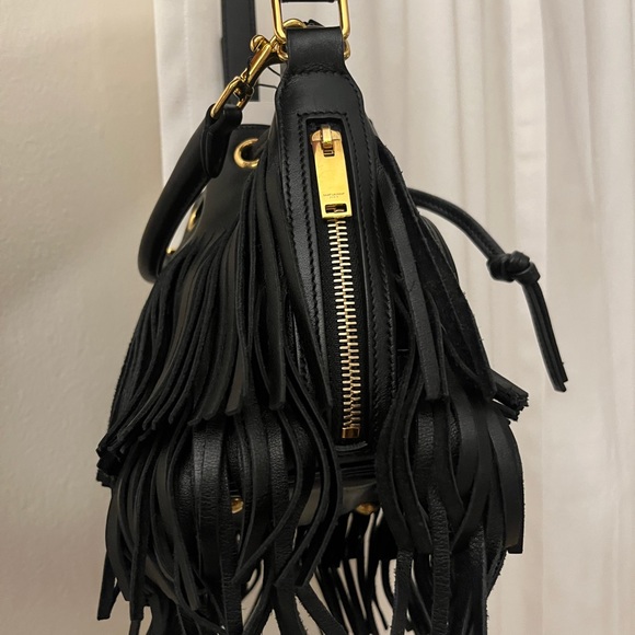 SAINT LAURENT SMALL EMMANUELLE BLACK LEATHER FRINGE BUCKET CROSSBODY BAG - Picture 6 of 13